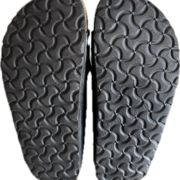 Birkenstock Women’s Arizona Black Sandals (39) - Picture 2 of 5